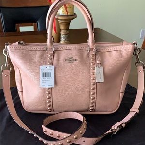 ❤️SOLD❤️Coach blush pink Lacquer Rivets satchel